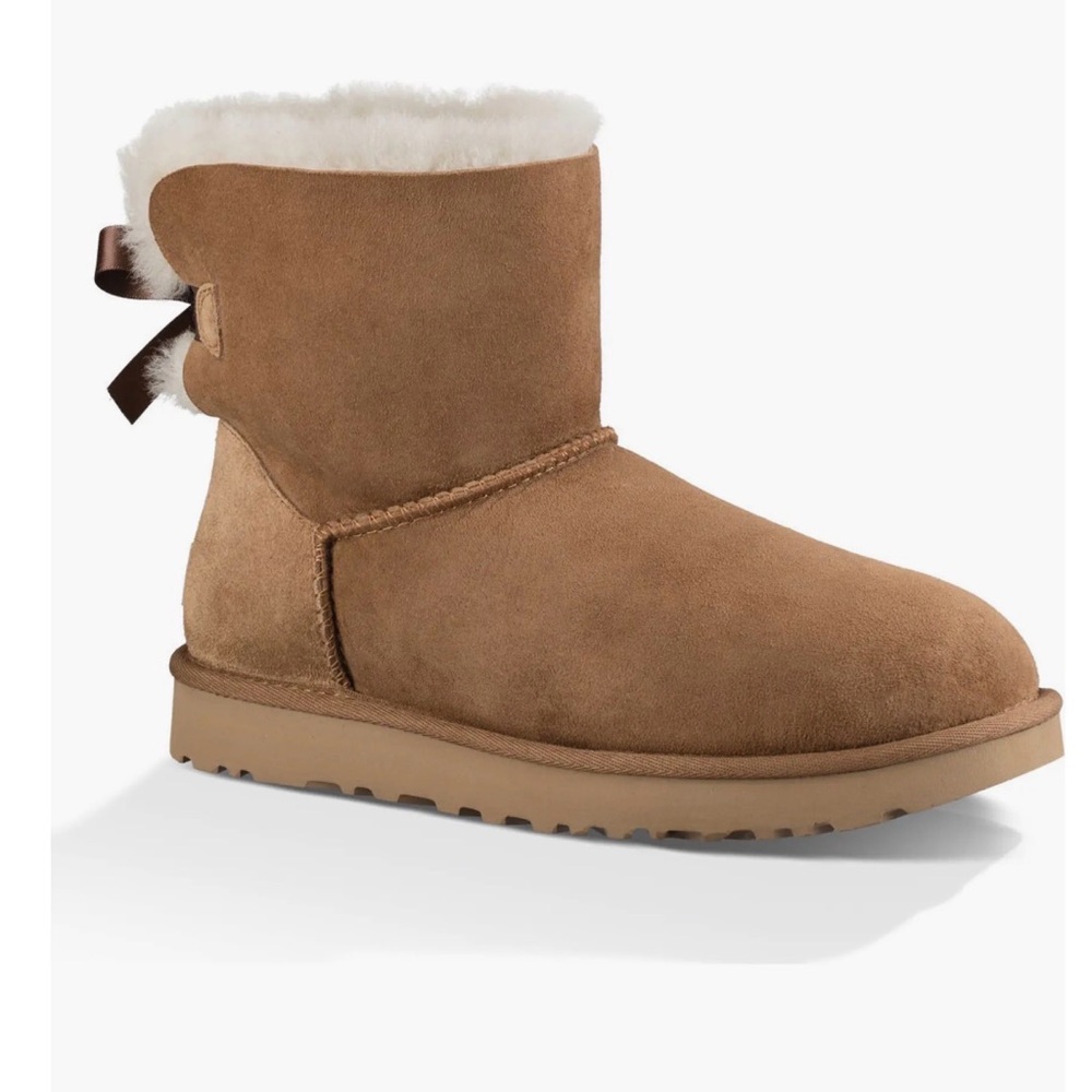 New in Box UGG Mini Bailey Bow II in chestnut Boots